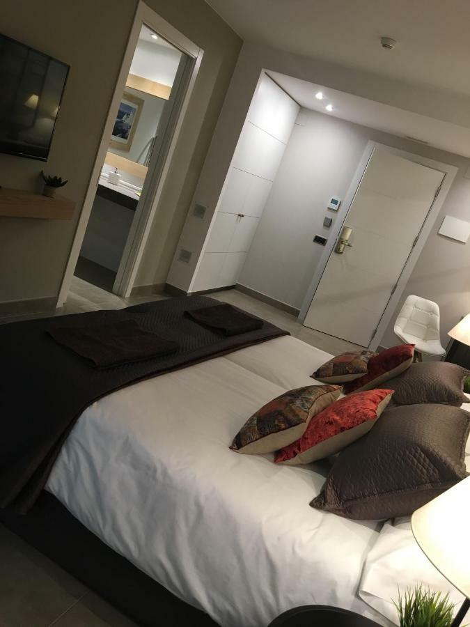 Hotel Calabria La Garriga Zewnętrze zdjęcie