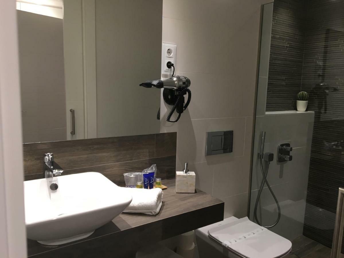 Hotel Calabria La Garriga Zewnętrze zdjęcie