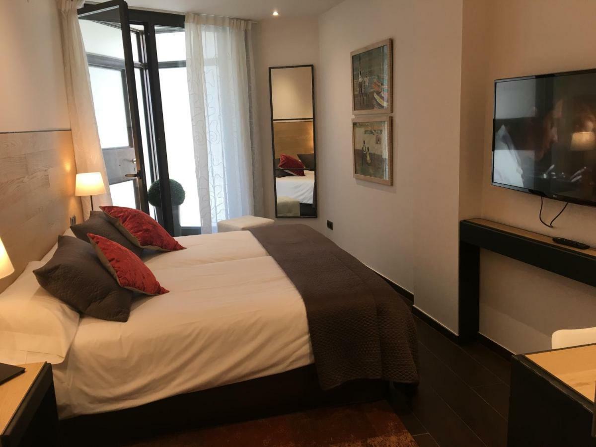 Hotel Calabria La Garriga Zewnętrze zdjęcie